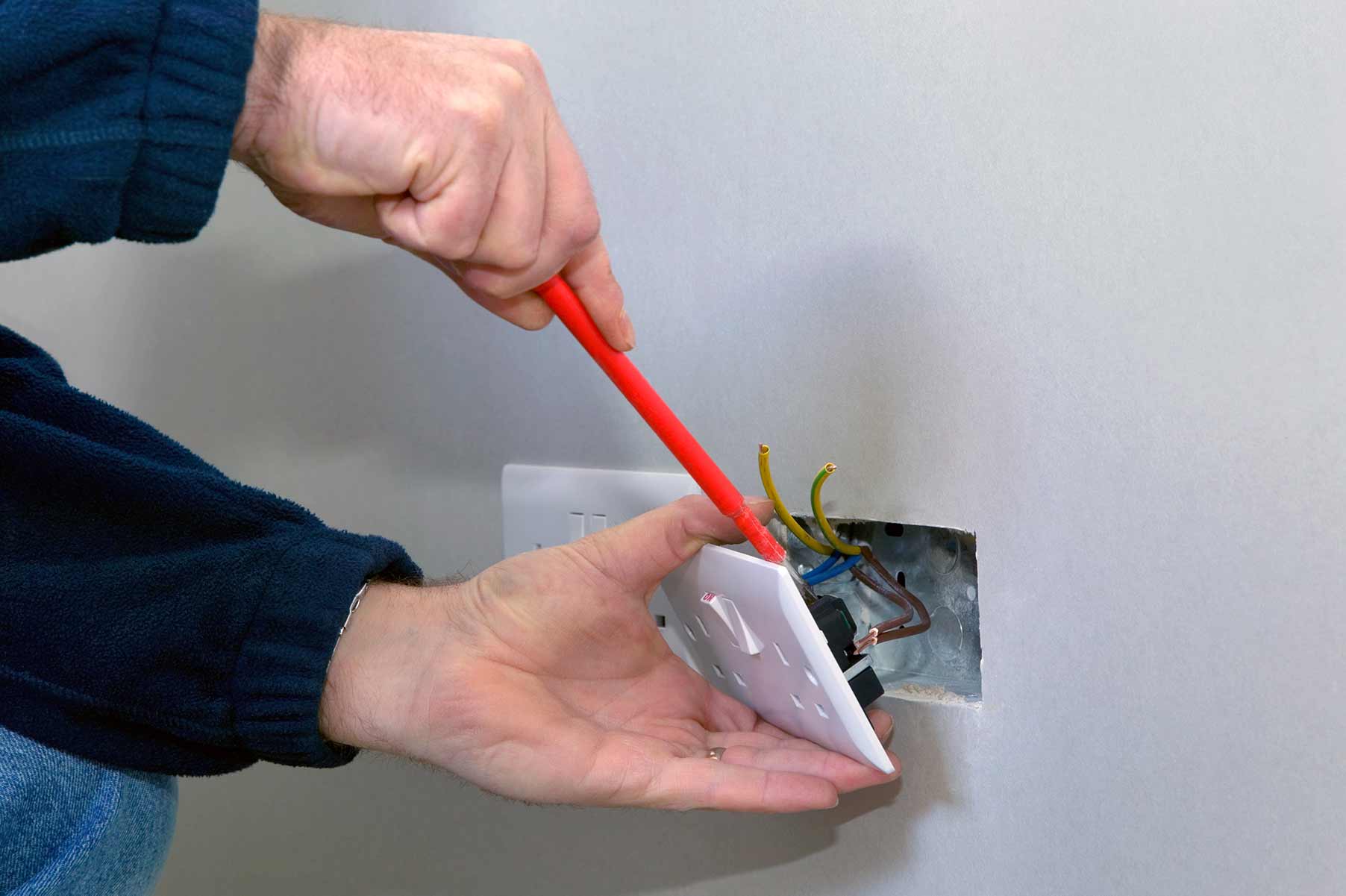 Our electricians can install plug sockets for domestic and commercial proeprties in Lower Clapton and the local area. 